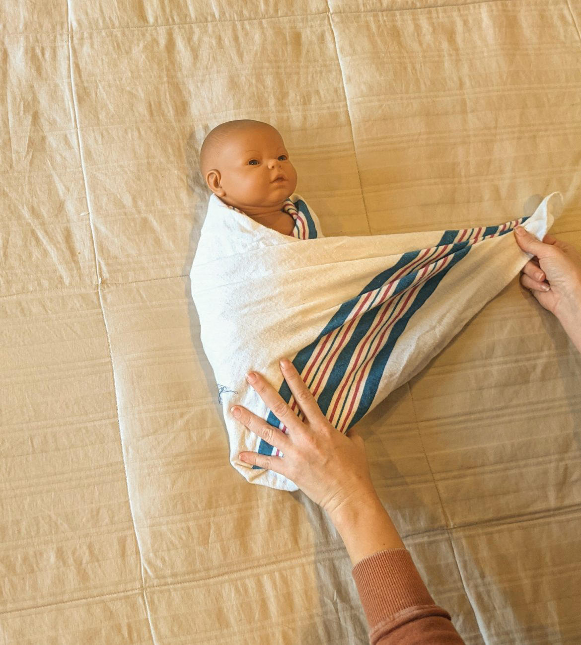 How to Swaddle your Baby: a step by step guide - Mama Did It