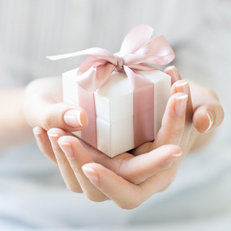 what do pregnant women want as a gift?